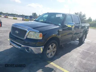 2008 Ford F-150 XLT z VIN 1FTPW14V28FB87601, wystawiony jako IAAI lot #42672726 z przebiegiem 220 203 mil mil oraz . Historia ofert i sprzedaży dostępna na DreamBid. Obrazek 20.