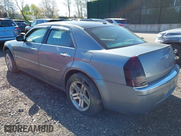 2006 Chrysler 300 C with VIN 2C3KK63H86H277253, listed as a IAAI auction lot 42039732 with 196,694 mi miles. Bid and sale history available at carsss.com. Image 3.