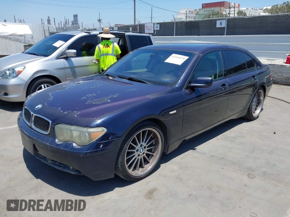 2004 BMW 7 Series 745Li z VIN WBAGN63424DS48019, wystawiony jako IAAI lot #42510159 z przebiegiem 194 500 mil mil oraz . Historia ofert i sprzedaży dostępna na DreamBid. Obrazek 2.