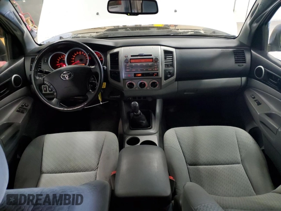 2010 Toyota Tacoma z VIN 5TEUX4ENXAZ682833, wystawiony jako Copart lot #58888265 z przebiegiem 140 837 mil mil oraz Czysty tytuł • Clean title. Historia ofert i sprzedaży dostępna na DreamBid. Obrazek 8.