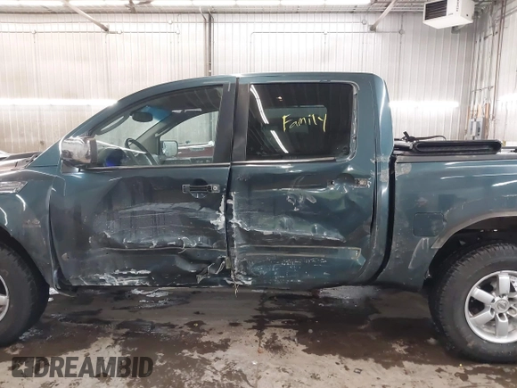 2004 Nissan Titan LE with VIN 1N6AA07B14N511618, listed as a IAAI auction lot 41336419 with 195,863 mi miles and . Bid and sale history available at carsss.com. Image 14.