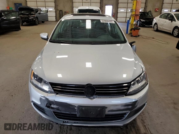 2013 Volkswagen Jetta SE z VIN 3VWDX7AJ5DM255319, wystawiony jako Copart lot #53966435 z przebiegiem 155 561 mil mil oraz Szkoda całkowita • Salvage title. Historia ofert i sprzedaży dostępna na DreamBid. Obrazek 5.