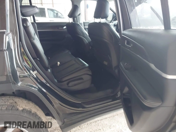 2023 Jeep Grand Cherokee Limited with VIN 1C4RJKBG0P8810475, listed as a IAAI auction lot 41615533 with 28,671 mi miles and . Bid and sale history available at DreamBid. Image 8.