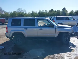 2014 Jeep Patriot Sport with VIN 1C4NJPBBXED859221, listed as a IAAI auction lot 39150084 with 105,102 mi miles. Bid and sale history available at carsss.com. Image 14.