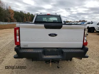 2024 Ford F-250 XL z VIN 1FTBF2AA3RED12078, wystawiony jako Copart lot #76826684 z przebiegiem Nie podano mil oraz Szkoda całkowita • Salvage title. Historia ofert i sprzedaży dostępna na DreamBid. Obrazek 6.