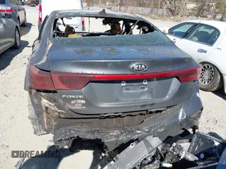 2020 Kia Forte LXS with VIN 3KPF24AD5LE232828, listed as a IAAI auction lot 41632463 with Not Provided miles and . Bid and sale history available at carsss.com. Image 15.