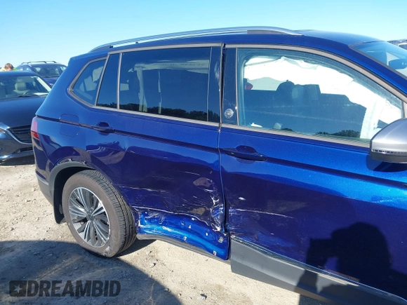 2024 Volkswagen Tiguan Wolfsburg Edition with VIN 3VV6B7AX5RM225695, listed as a IAAI auction lot 42329930 with 7,628 mi miles and . Bid and sale history available at DreamBid. Image 6.