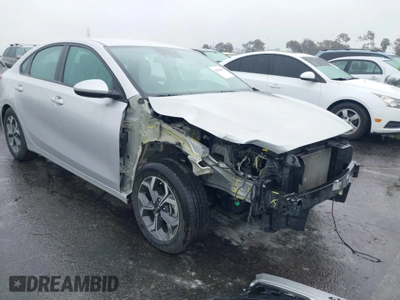 2021 Kia Forte LXS with VIN 3KPF24AD3ME268213, listed as a IAAI auction lot 41561861 with 22,544 mi miles and . Bid and sale history available at DreamBid. Image 1.