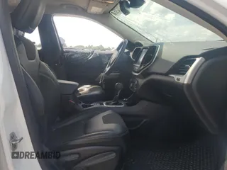 2018 Jeep Cherokee Latitude Plus с VIN 1C4PJMLX9JD597624, выставлен на аукционе Copart как лот 64314295 с пробегом 76 608 миль миль и Списание • Salvage title. История ставок и продаж доступна на DreamBid. Изображение 7.