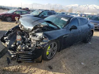 2014 Porsche Panamera S E-Hybrid with VIN WP0AD2A75EL044534, listed as a Copart auction lot 88822895 with 0 mi miles and Salvage Title. Bid and sale history available at carsss.com. Image 1.