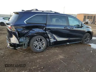 2024 Toyota Sienna LE with VIN 5TDCSKFC8RS146435, listed as a Copart auction lot 80728604 with 2,594 mi miles and Salvage Title. Bid and sale history available at carsss.com. Image 3.
