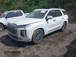 2025 Hyundai Palisade Calligraphy z VIN KM8R74GE8SU828199, wystawiony jako IAAI lot #41939641 z przebiegiem 16 939 mil mil oraz . Historia ofert i sprzedaży dostępna na DreamBid. Obrazek 2.