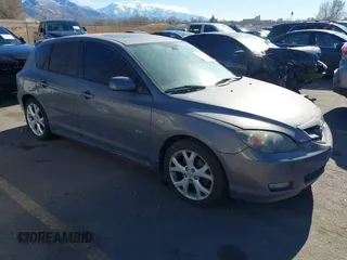 2008 Mazda 3 S Grand Touring z VIN JM1BK344981794634, wystawiony jako IAAI lot #41544508 z przebiegiem 150 265 mil mil oraz . Historia ofert i sprzedaży dostępna na DreamBid. Obrazek 1.