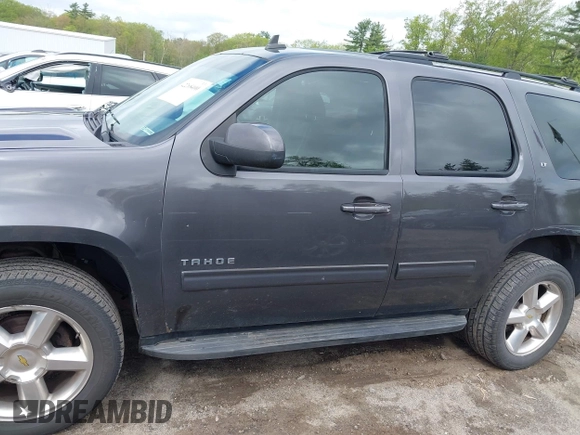 2010 Chevrolet Tahoe LT z VIN 1GNUKBE01AR105053, wystawiony jako IAAI lot #42268400 z przebiegiem 296 257 mil mil oraz . Historia ofert i sprzedaży dostępna na DreamBid. Obrazek 15.