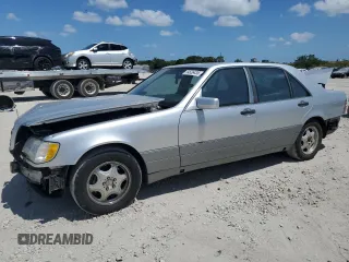 1996 Mercedes-Benz S 320 z VIN WDBGA33E5TA314471, wystawiony jako Copart lot #54536435 z przebiegiem 381 088 mil mil oraz Szkoda całkowita • Salvage title. Historia ofert i sprzedaży dostępna na DreamBid. Obrazek 1.