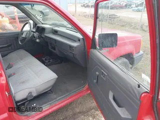1994 Mitsubishi Mighty Max z VIN JA7LS21G0RP007773, wystawiony jako IAAI lot #41915117 z przebiegiem 68 410 mil mil oraz . Historia ofert i sprzedaży dostępna na DreamBid. Obrazek 5.