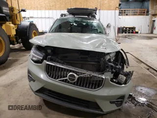 2023 Volvo XC40 Ultimate Bright Theme с VIN YV4L12UA0P2938486, выставлен на аукционе Copart как лот 42126095 с пробегом 17 218 миль миль и Списание • Salvage title. История ставок и продаж доступна на DreamBid. Изображение 5.