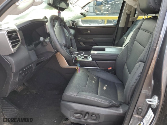 2023 Toyota Sequoia SR5 with VIN 7SVAAABA4PX019994, listed as a Copart auction lot 45937525 with 39,421 mi miles and Salvage Title. Bid and sale history available at carsss.com. Image 7.