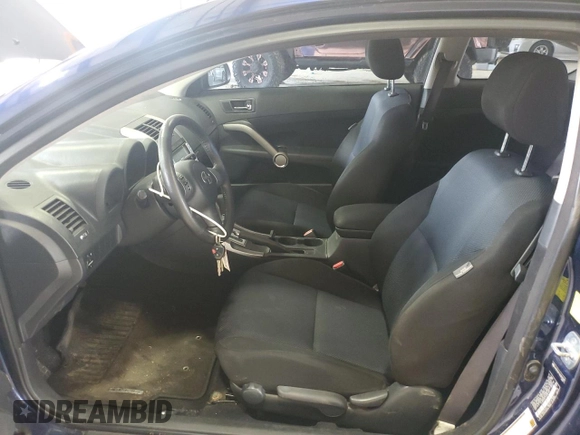 2010 Scion tC z VIN JTKDE3B71A0307041, wystawiony jako Copart lot #58983495 z przebiegiem 144 056 mil mil oraz Czysty tytuł • Clean title. Historia ofert i sprzedaży dostępna na DreamBid. Obrazek 7.