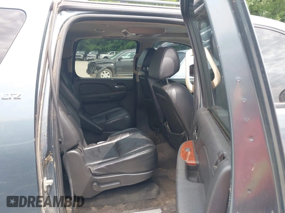2008 Chevrolet Suburban LTZ with VIN 3GNFK16368G198691, listed as a IAAI auction lot 42305176 with 273,814 mi miles and . Bid and sale history available at DreamBid. Image 8.