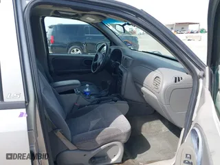 2004 Chevrolet TrailBlazer LT with VIN 1GNDS13S242407656, listed as a IAAI auction lot 41776413 with 343,851 mi miles. Bid and sale history available at carsss.com. Image 5.