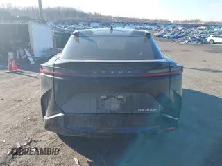 2024 Lexus RZ 300e Premium z VIN JTJABABB9RA005043, wystawiony jako IAAI lot #41452254 z przebiegiem 11 851 mil mil oraz . Historia ofert i sprzedaży dostępna na DreamBid. Obrazek 16.
