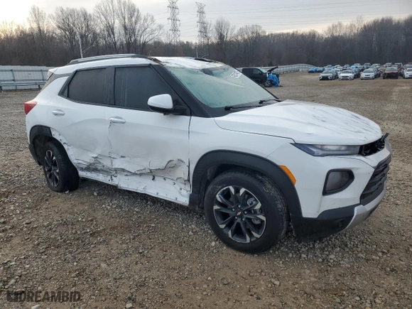 2021 Chevrolet TrailBlazer LT with VIN KL79MPSL5MB170275, listed as a Copart auction lot 42614875 with 71,206 mi miles and Salvage Title. Bid and sale history available at carsss.com. Image 4.