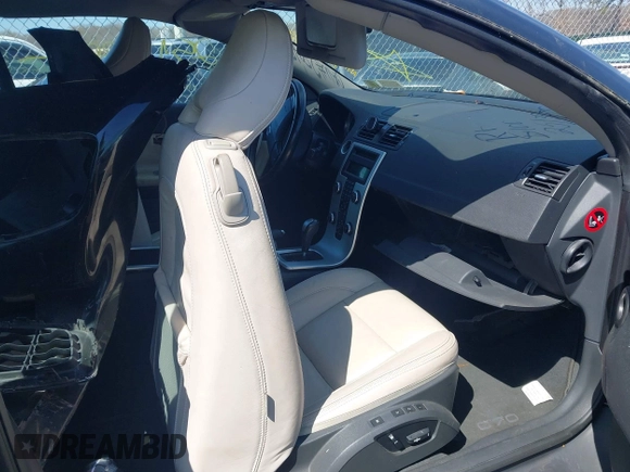 2011 Volvo C70 с VIN YV1672MCXBJ107392, выставлен на аукционе IAAI как лот 42079929 с пробегом Не указан миль и . История ставок и продаж доступна на DreamBid. Изображение 5.