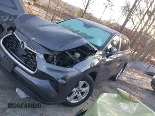 2023 Toyota Highlander L z VIN 5TDKDRBH2PS039426, wystawiony jako IAAI lot #41572761 z przebiegiem 28 220 mil mil oraz . Historia ofert i sprzedaży dostępna na DreamBid. Obrazek 14.