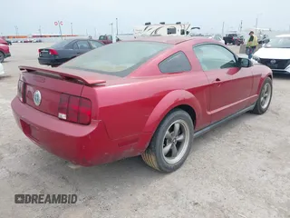 2005 Ford Mustang Deluxe with VIN 1ZVFT80N755228032, listed as a IAAI auction lot 42266782 with 256,895 mi miles and . Bid and sale history available at DreamBid. Image 4.