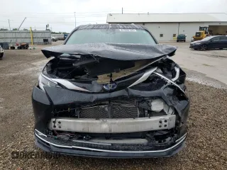 2021 Toyota Sienna Limited with VIN 5TDZRKEC6MS012684, listed as a Copart auction lot 61996195 with 80,609 mi miles and Salvage title. Bid and sale history available at DreamBid. Image 5.