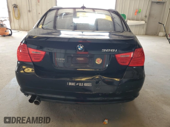 2011 BMW 3 Series 328i z VIN WBAPH7C52BE850089, wystawiony jako Copart lot #60045065 z przebiegiem Nie podano mil oraz Szkoda całkowita • Salvage title. Historia ofert i sprzedaży dostępna na DreamBid. Obrazek 6.