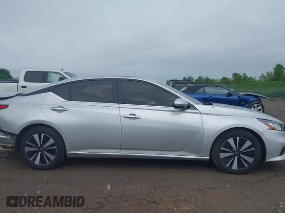 2019 Nissan Altima SL with VIN 1N4BL4EV8KC218304, listed as a IAAI auction lot 42394810 with 123,108 mi miles and . Bid and sale history available at DreamBid. Image 14.