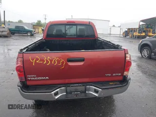 2005 Toyota Tacoma z VIN 5TEUU42N75Z051864, wystawiony jako IAAI lot #42357533 z przebiegiem 249 359 mil mil oraz . Historia ofert i sprzedaży dostępna na DreamBid. Obrazek 16.
