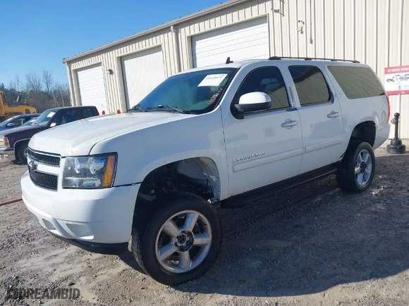 2007 Chevrolet Suburban LT with VIN 1GNFK16377J212272, listed as a IAAI auction lot 41619677 with 161,545 mi miles. Bid and sale history available at carsss.com. Image 2.