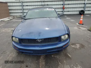 2007 Ford Mustang Deluxe with VIN 1ZVFT84N675272505, listed as a Copart auction lot 60449045 with 98,475 mi miles and Clean title. Bid and sale history available at DreamBid. Image 5.