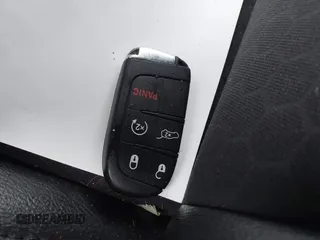 2019 Jeep Compass Latitude with VIN 3C4NJDBB1KT601609, listed as a IAAI auction lot 41931381 with Not provided miles and . Bid and sale history available at DreamBid. Image 11.