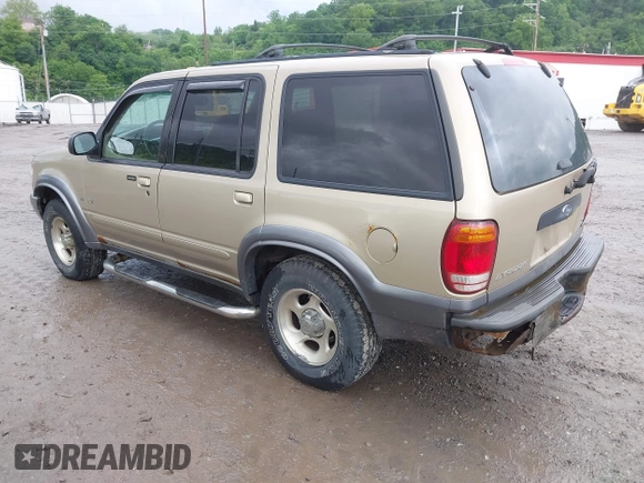 2000 Ford Explorer XLT z VIN 1FMZU83P1YZC35657, wystawiony jako IAAI lot #42278366 z przebiegiem Nie podano mil oraz . Historia ofert i sprzedaży dostępna na DreamBid. Obrazek 3.