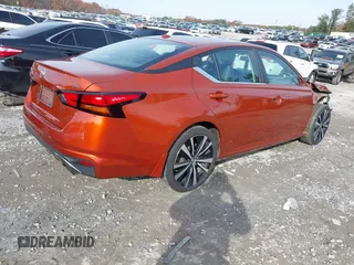 2019 Nissan Altima 2.5 SR with VIN 1N4BL4CV6KC102571, listed as a IAAI auction lot 40963352 with 203,747 mi miles. Bid and sale history available at carsss.com. Image 4.