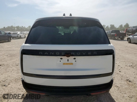 2024 Land Rover Range Rover SE z VIN SALKPBFUXRA200006, wystawiony jako Copart lot #56496285 z przebiegiem 29 459 mil mil oraz Szkoda całkowita • Salvage title. Historia ofert i sprzedaży dostępna na DreamBid. Obrazek 6.