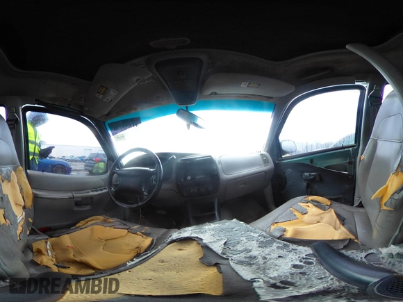 2000 Ford Explorer XLT с VIN 1FMZU63P9YUB63432, выставлен на аукционе IAAI как лот 41553738 с пробегом 332 946 миль миль и . История ставок и продаж доступна на DreamBid. Изображение 18.