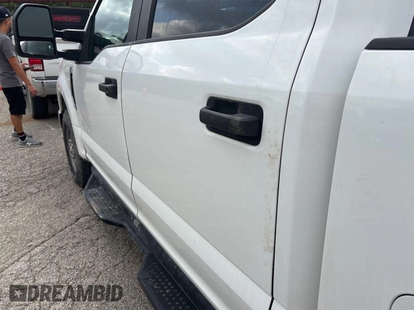 2017 Ford F-250 XL with VIN 1FT7W2A61HEC03778, listed as a IAAI auction lot 42783433 with 221,117 mi miles and . Bid and sale history available at DreamBid. Image 41.