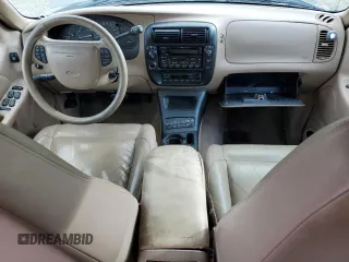 2000 Ford Explorer Eddie Bauer with VIN 1FMZU74E3YZB45594, listed as a Copart auction lot 45161085 with 185,791 mi miles and Clean title. Bid and sale history available at DreamBid. Image 8.