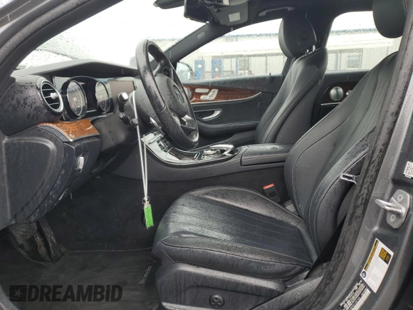 2017 Mercedes-Benz E 300 Luxury z VIN WDDZF4KB8HA108146, wystawiony jako Copart lot #58291275 z przebiegiem 96 000 mil mil oraz Szkoda całkowita • Salvage title. Historia ofert i sprzedaży dostępna na DreamBid. Obrazek 7.