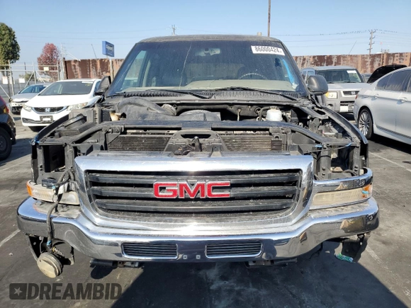 2004 GMC Yukon SLE with VIN 1GKEC13V34J114637, listed as a Copart auction lot 86000424 with 0 mi miles and Salvage Title. Bid and sale history available at carsss.com. Image 5.