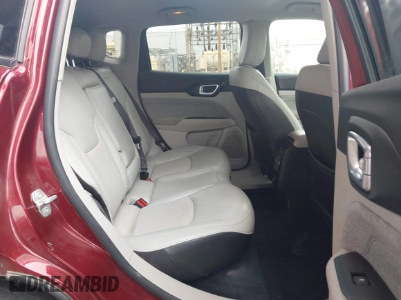 2022 Jeep Compass Latitude with VIN 3C4NJCBB8NT218393, listed as a IAAI auction lot 41712944 with 32,772 mi miles and . Bid and sale history available at carsss.com. Image 8.