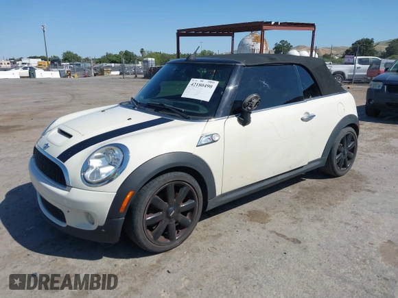2010 MINI Convertible S z VIN WMWMS3C59ATY09465, wystawiony jako IAAI lot #42180490 z przebiegiem 112 343 mil mil oraz . Historia ofert i sprzedaży dostępna na DreamBid. Obrazek 2.