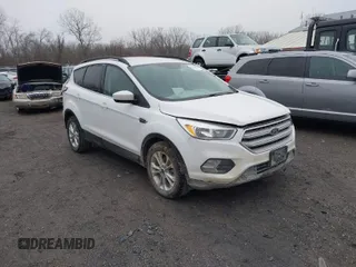 2018 Ford Escape SE z VIN 1FMCU9GD7JUA95046, wystawiony jako IAAI lot #41188926 z przebiegiem 150 335 mil mil oraz . Historia ofert i sprzedaży dostępna na DreamBid. Obrazek 1.