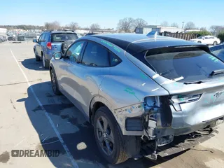 2021 Ford Mustang Mach-E Select z VIN 3FMTK1RM3MMA07686, wystawiony jako IAAI lot #41702088 z przebiegiem 26 158 mil mil oraz . Historia ofert i sprzedaży dostępna na DreamBid. Obrazek 3.