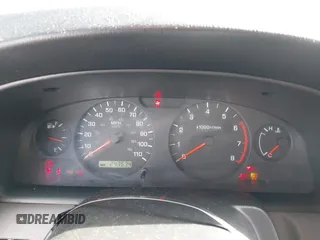 2001 Nissan Xterra XE z VIN 5N1ED28T61C526634, wystawiony jako IAAI lot #41764950 z przebiegiem 243 574 mil mil oraz . Historia ofert i sprzedaży dostępna na DreamBid. Obrazek 7.